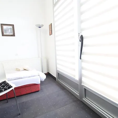 Lägenhet Nikolaj Mirlikiski Novi Sad